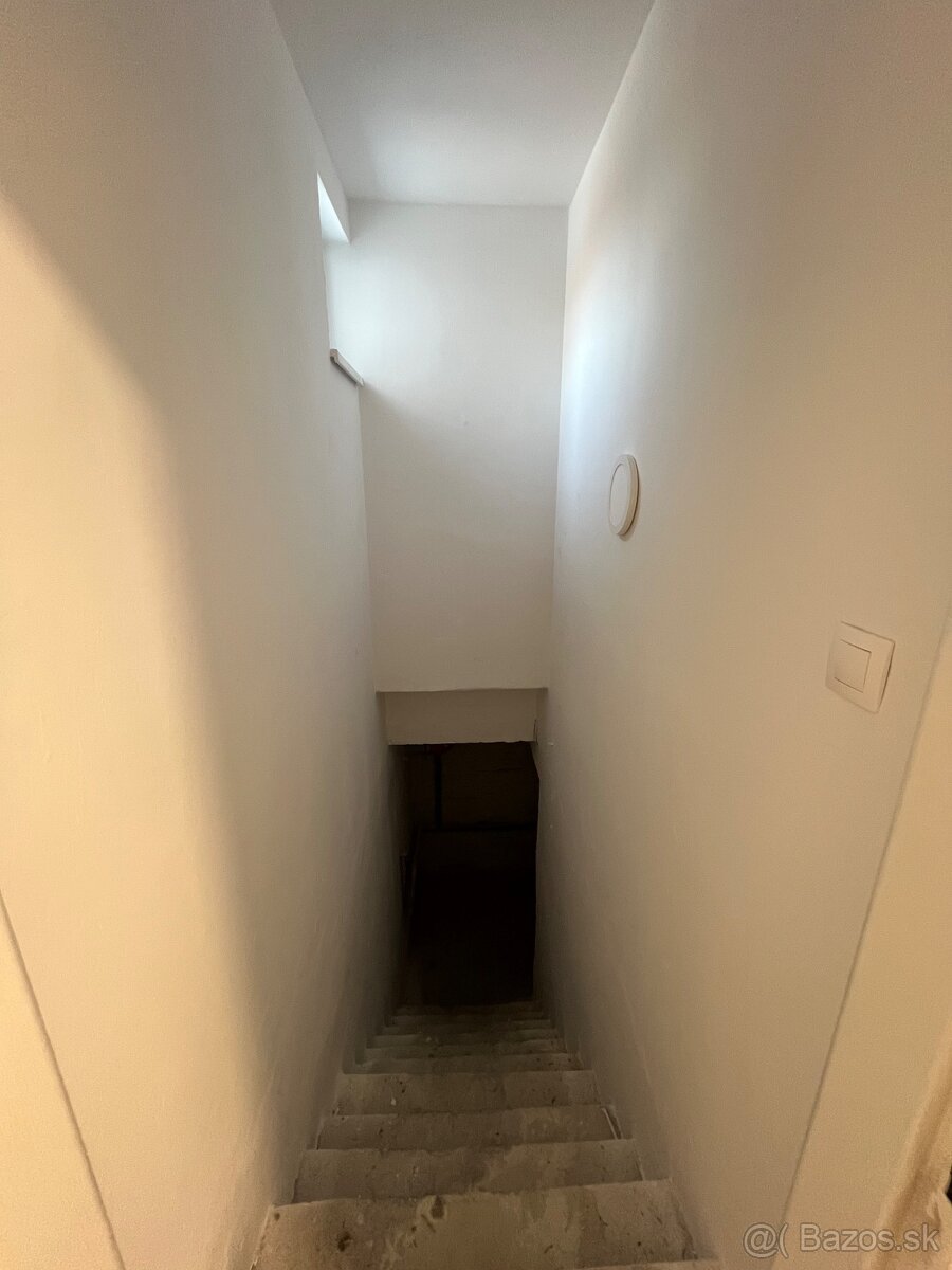 Prenájom – 3 izbový byt v Seredi - 4