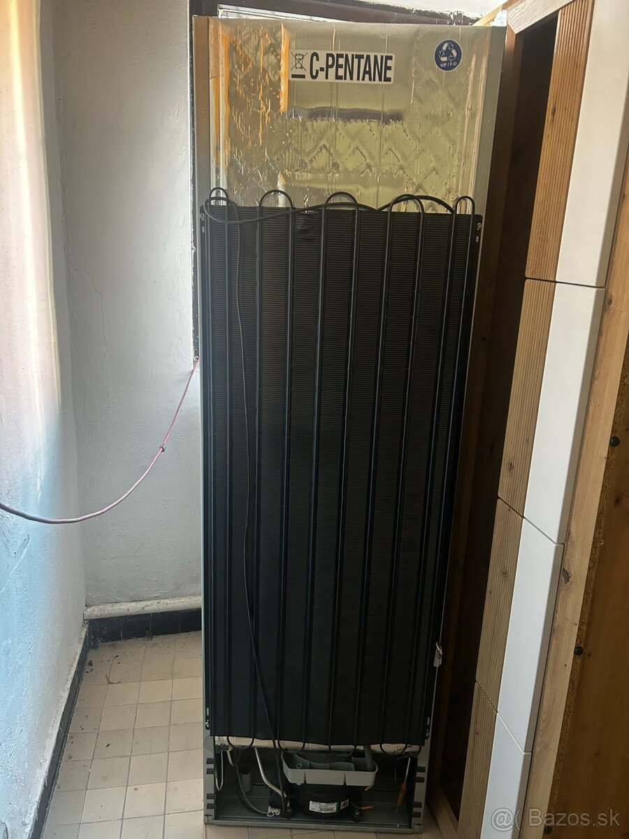 Chladnička s mrazničkou - 4