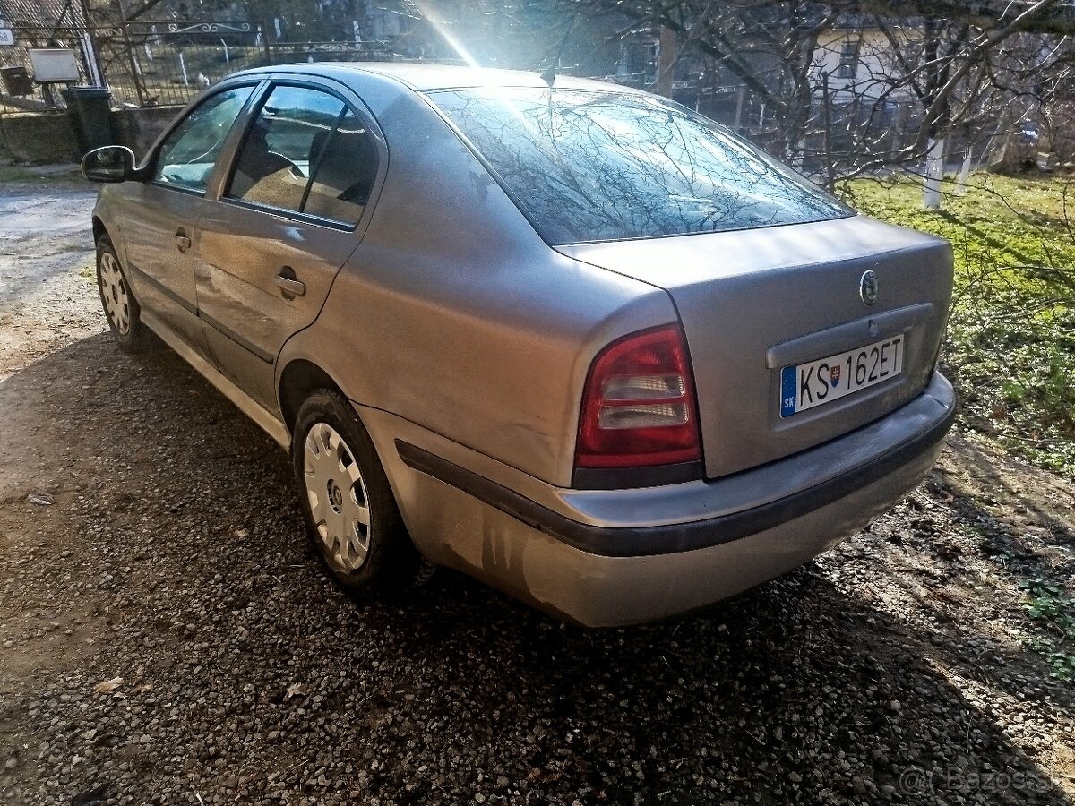 Škoda Octavia 1.6 Benzín - 4