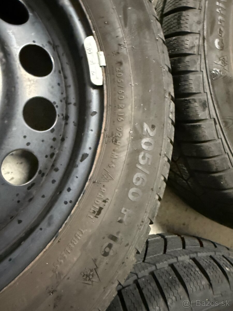 205/60 r 16 s plechovými diskami 5x114,3 et 50 - 4