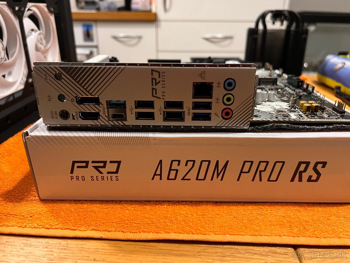 rezervovaná ASROCK AM5 DDR5 3x m.2 mATX A620M PRO RS - 4