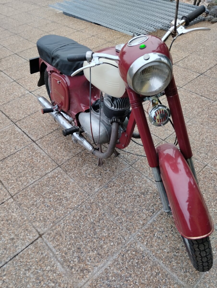 Jawa 250 - 4