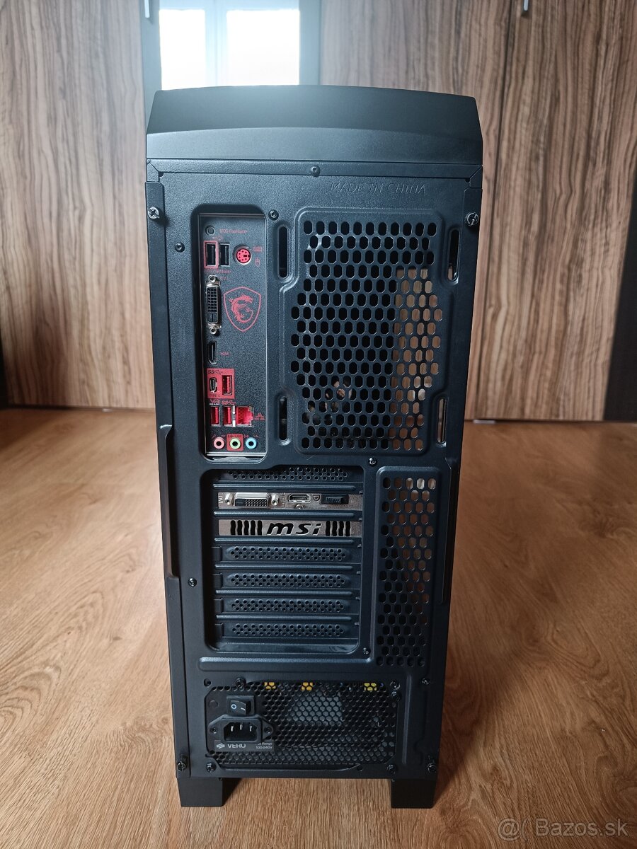 Počítač MSI - 4