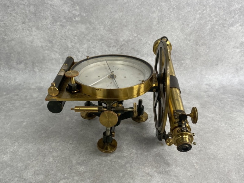 Starožitný nivelačný prístroj s kompasom 1911 Kapp and sohne - 4
