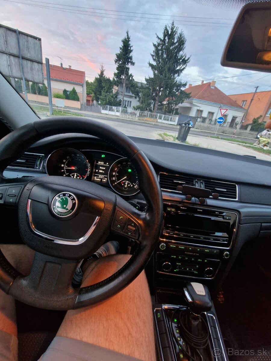 Škoda Superb CR 140k Elegance - 4