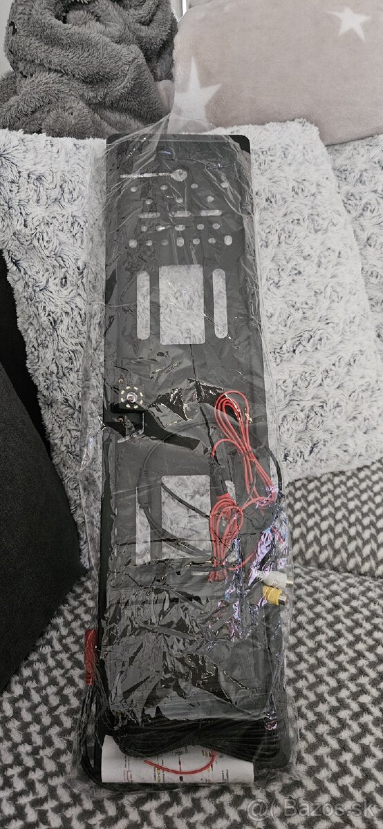 Parkovacia kamera v držiaku na EČV spolu s displejom - 4