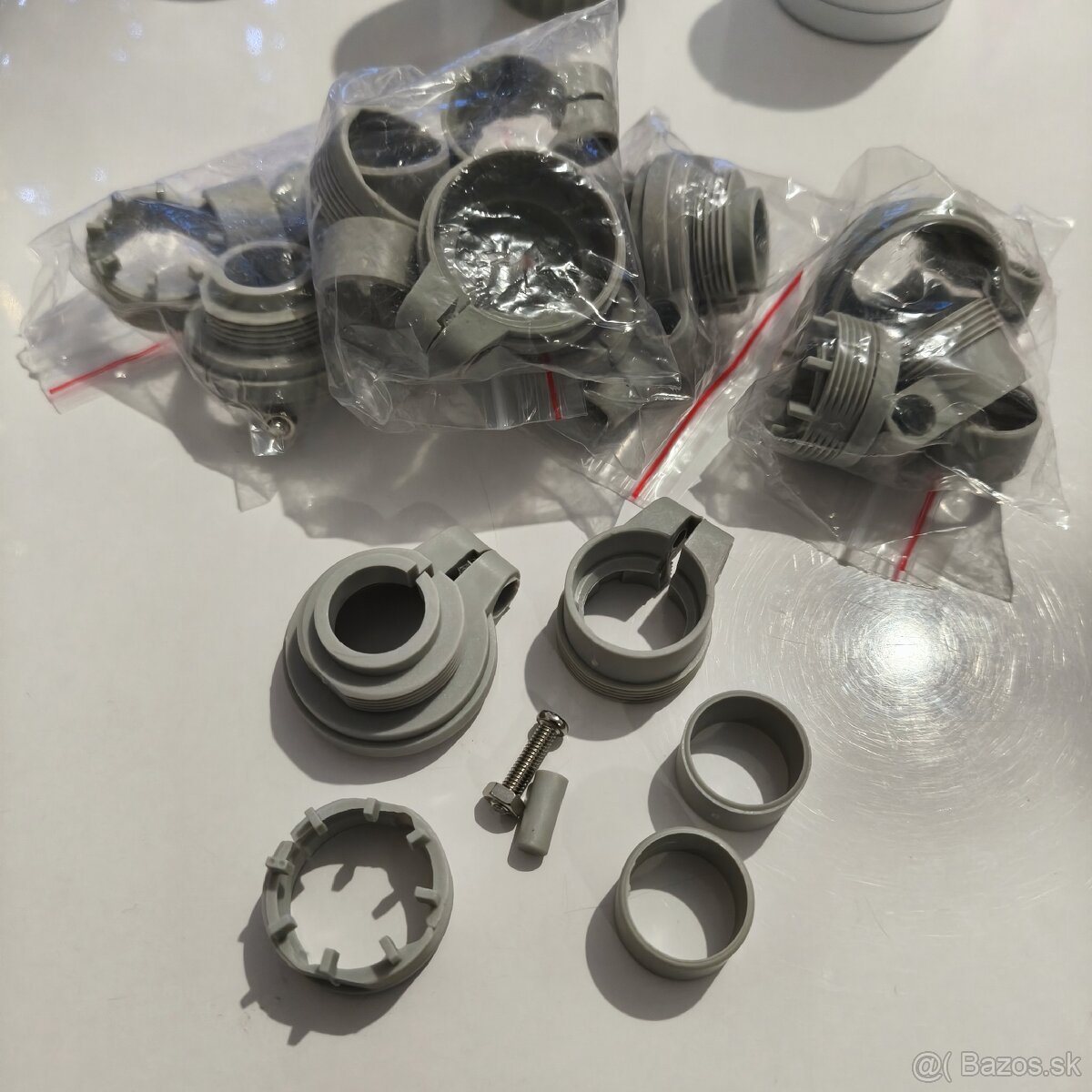 MOES Zigbee Radiator Actuator HY368 4ks - 4