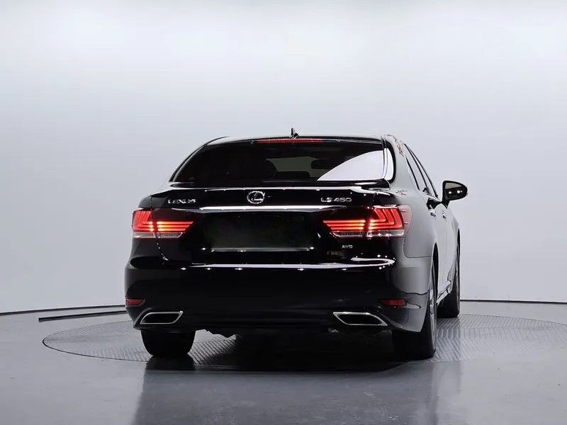 2015 LEXUS LS460 AWD - 4