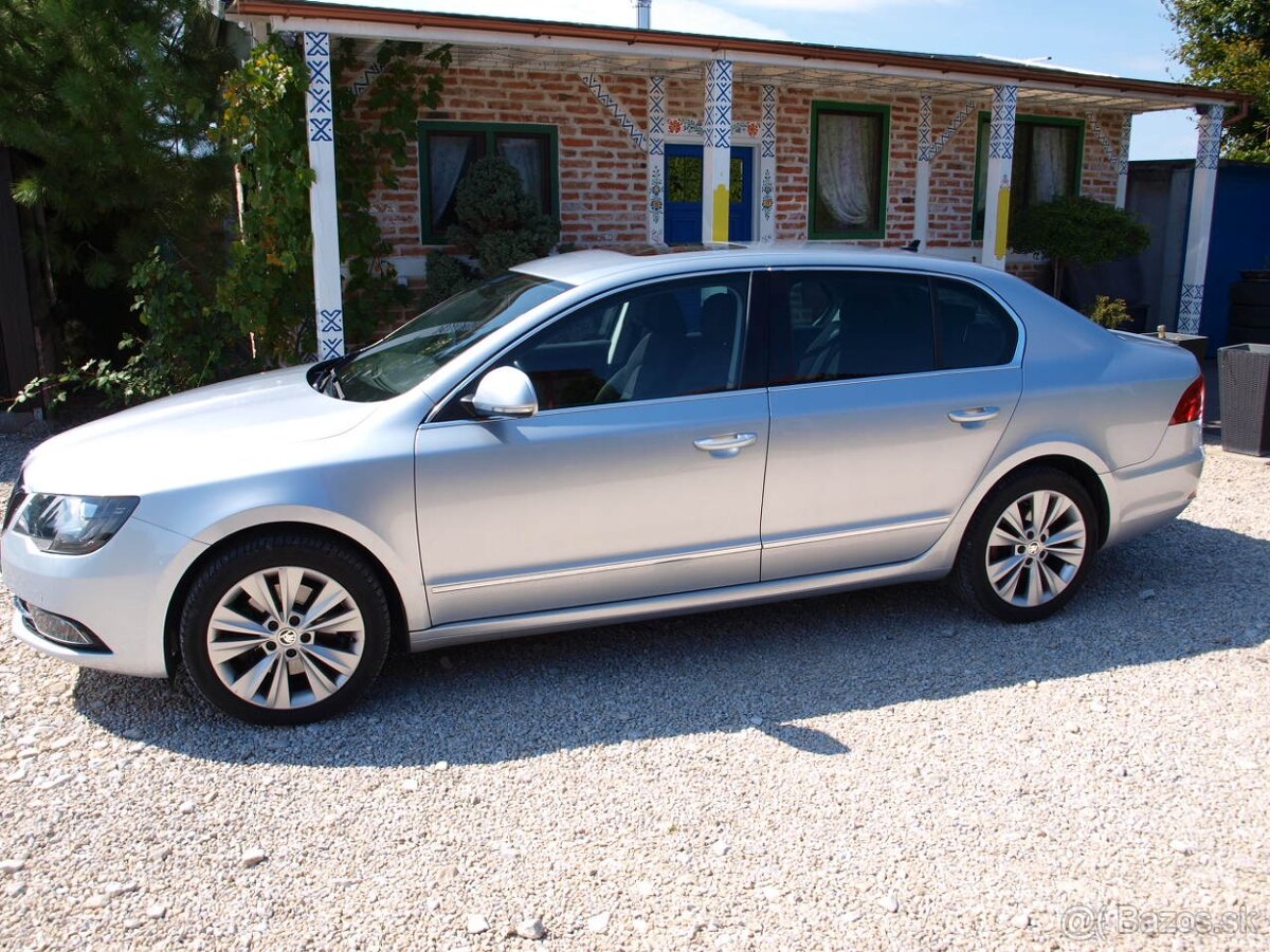 Škoda Superb 1.8 TSI Elegance DSG - 4