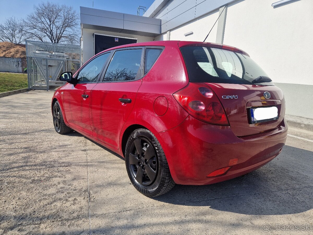 Kia ceed 1.6 CRDI Auto plne funkčne - 4