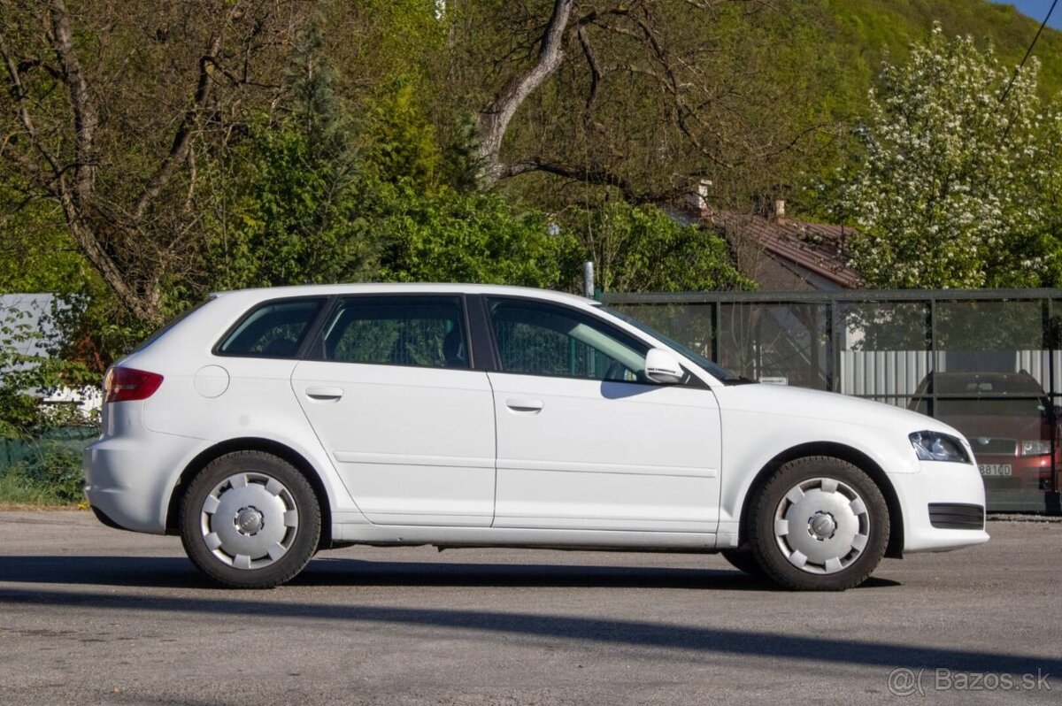 Audi A3 Sportback 1.6 Attraction, 75kW, M5, 5d. - 4