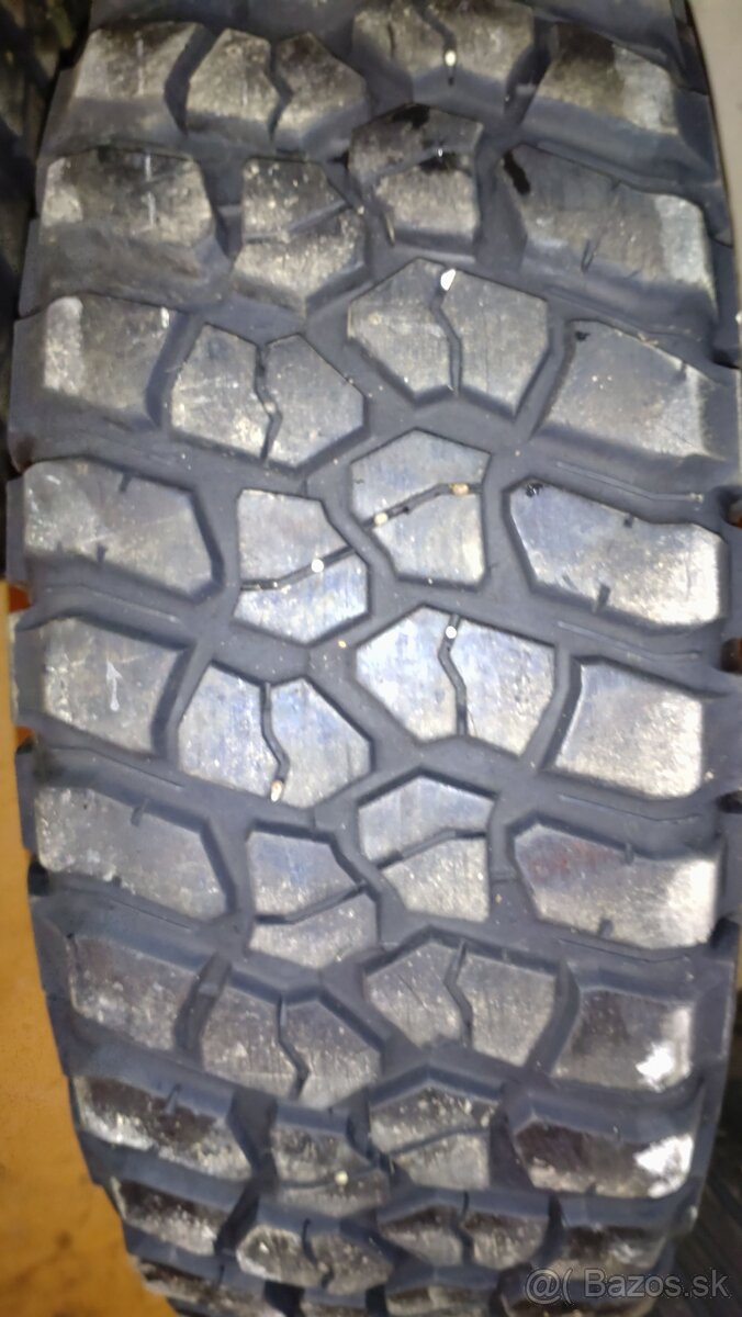 BFGOODRICH MUD TERRAIN T/A KM3 255/75 R17 jeep