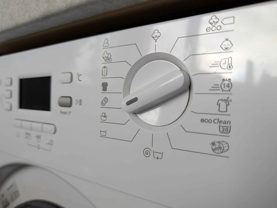 Predám vstavanú práčku Beko - 4