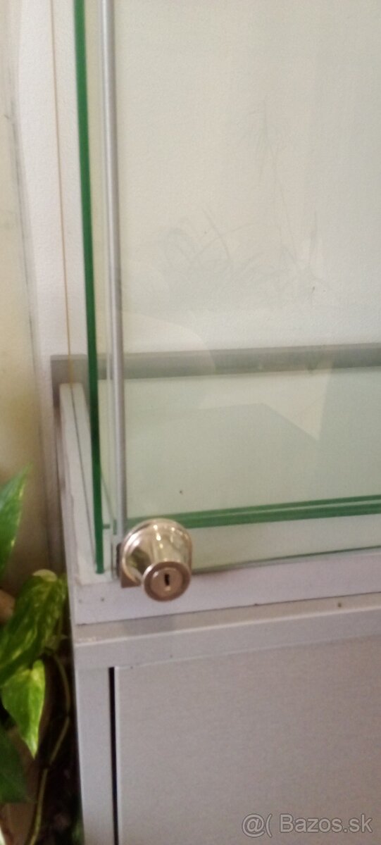 Presklená vitrína - 4