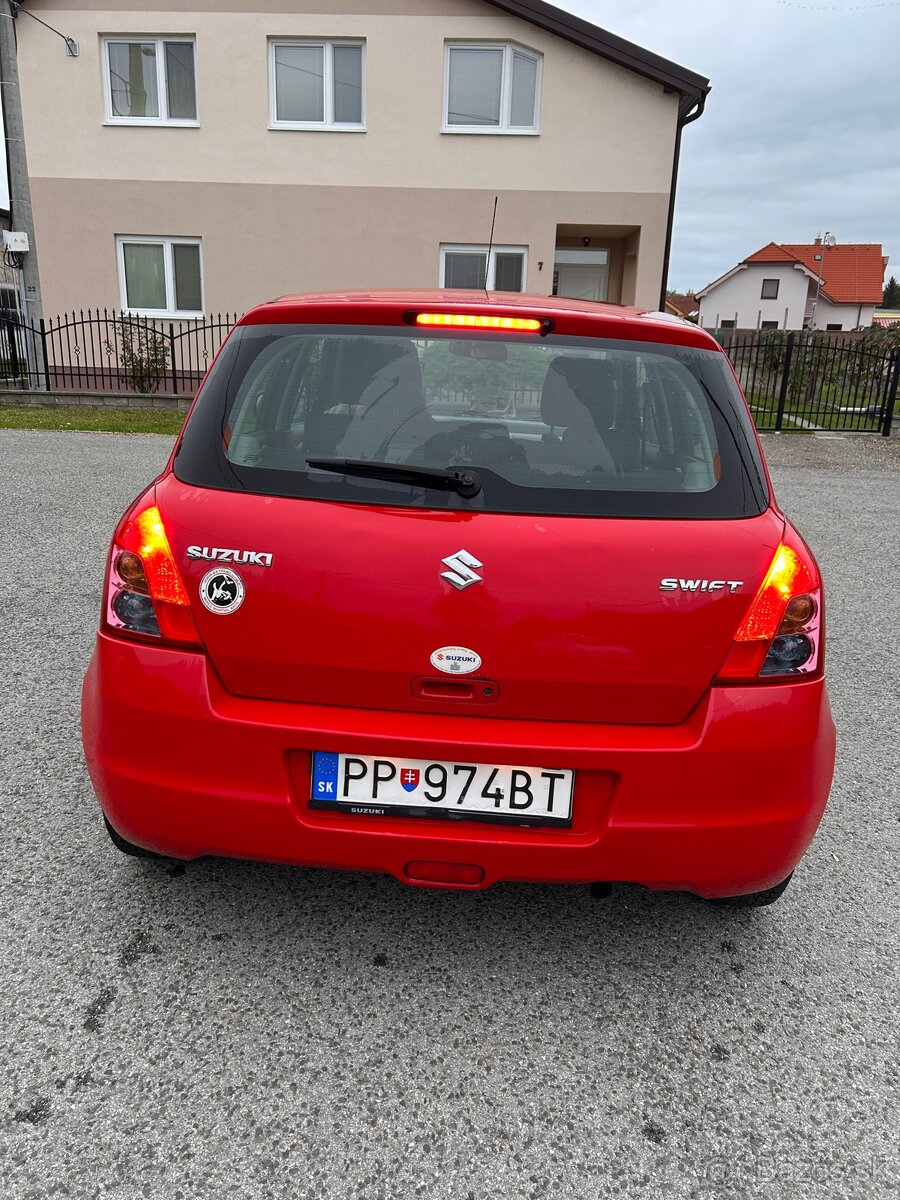 Suzuki Swift - 4