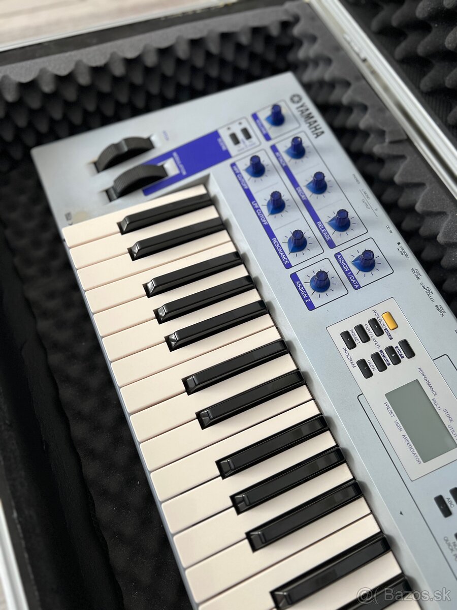 Yamaha CS2x - 4
