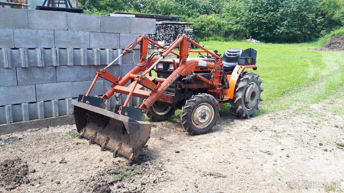 Čelný nakladač na malotraktor - 4