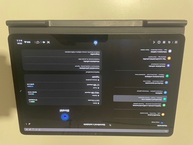 Krásny tablet Samsung Galaxy S7+ s obalom a perom - 4