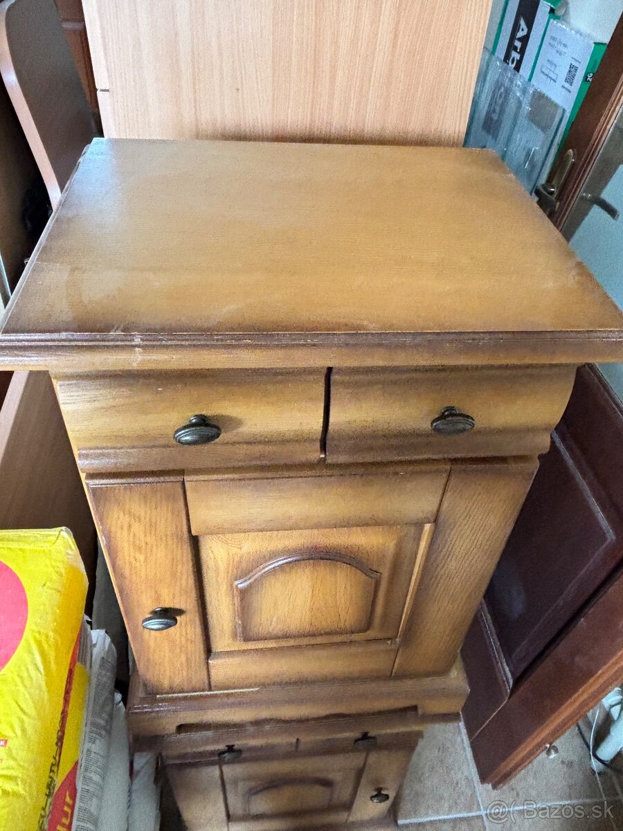 Kozmetický stolík, nočné stolíky - 4