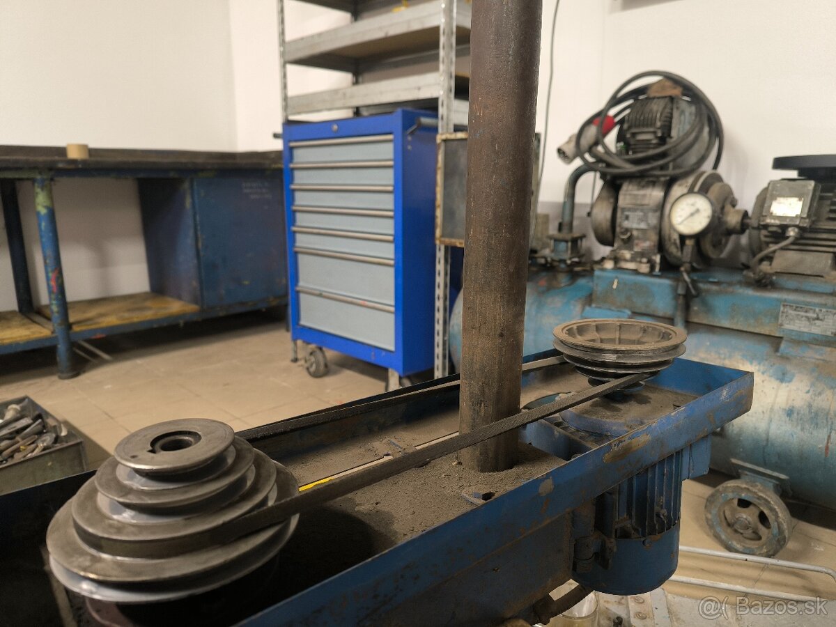 Stojanová vŕtačka - 4