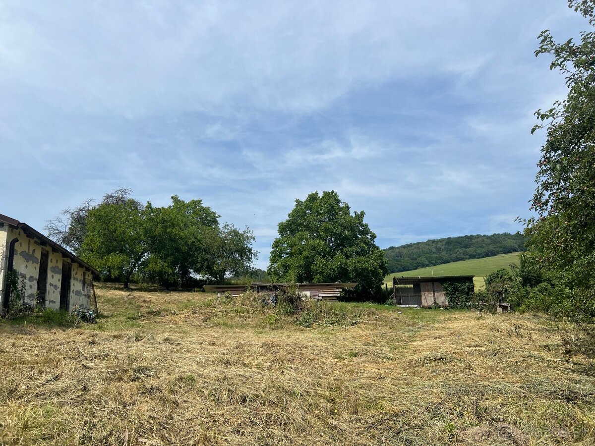 Pozemok vhodný na rekreačné účely - 1017m2 - 4