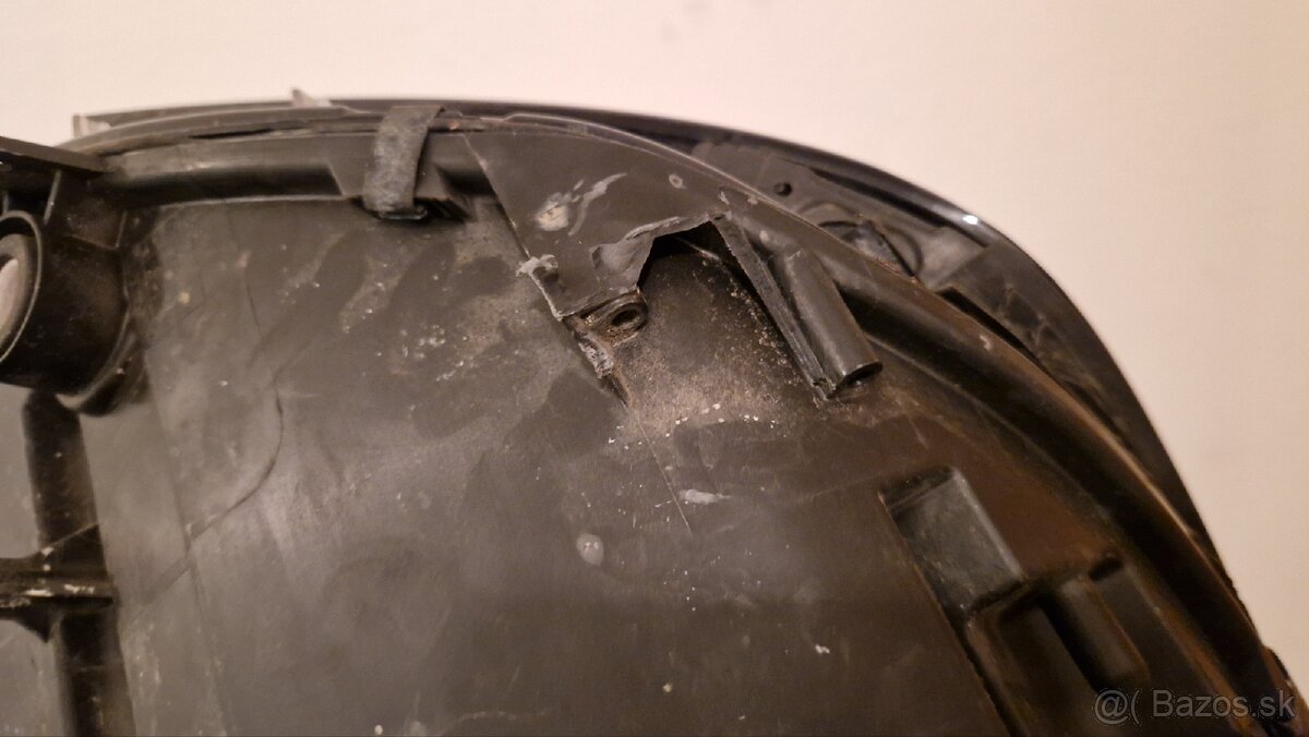 Lave predné svetlo na audi a4 b9 - 4