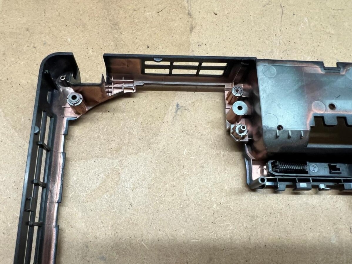 Predám spodnú vaňu pre Lenovo E530 - 4