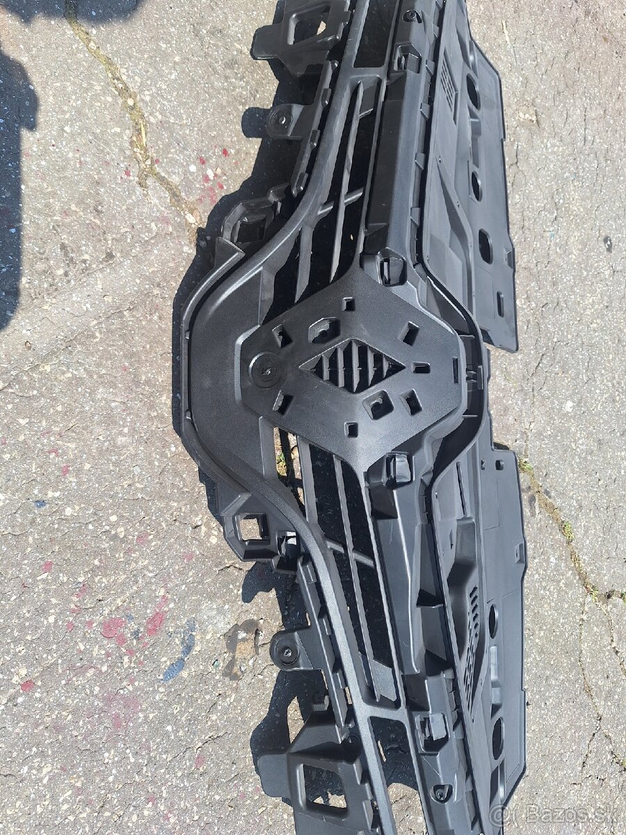 Predna maska Clio IV - 4