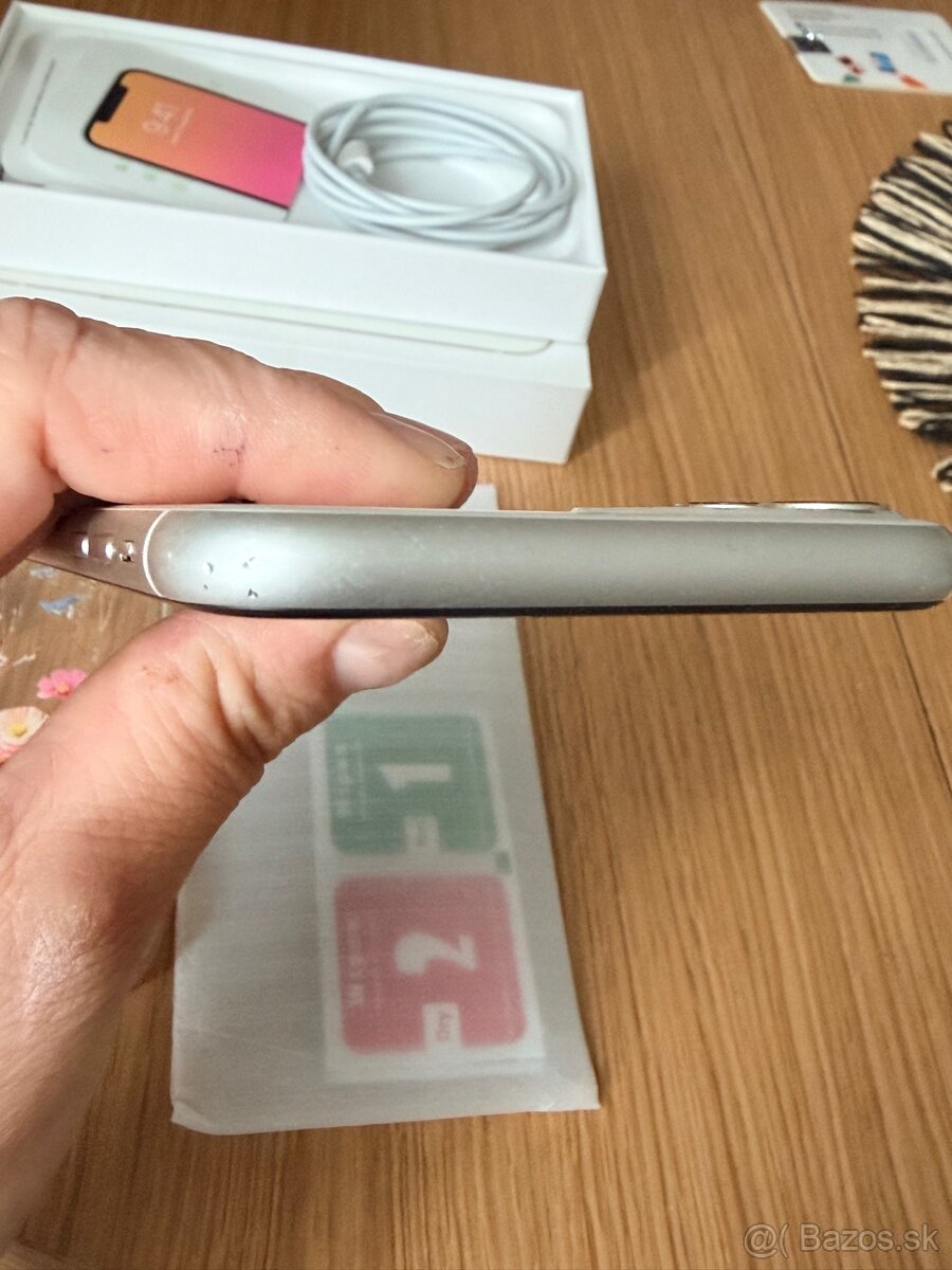 Predám Iphone 11 biely, 128 GB - 4