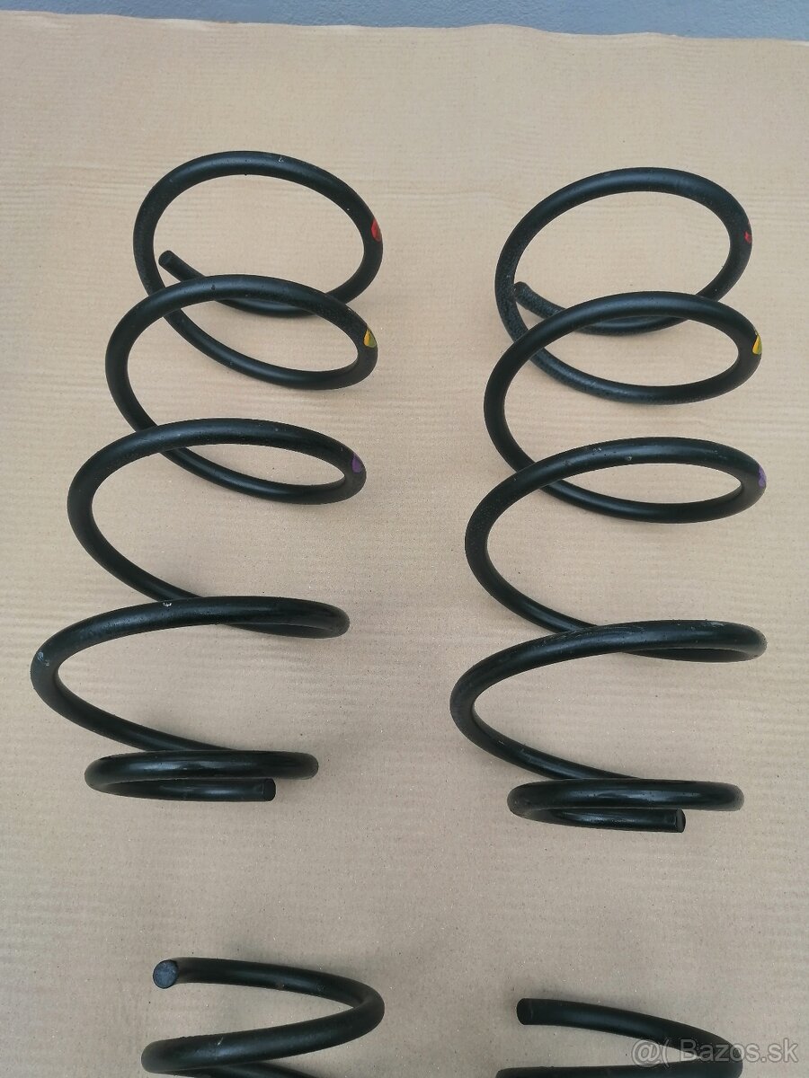 Predám pružiny na Volvo C30 1.6 benzín - 4