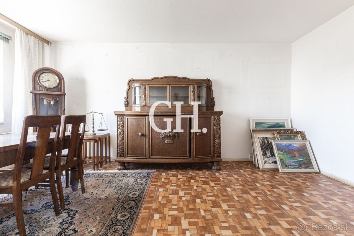 REZERVOVANÉ BERNOLÁKOVA - PRIESTRANNÝ 4 IZBOVÝ BYT V PÔVODNO - 4