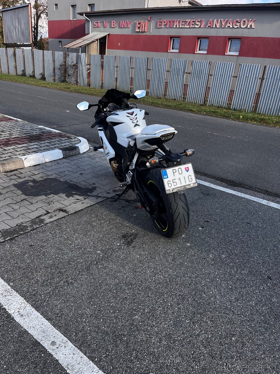 Honda cbr 1000rr - 4