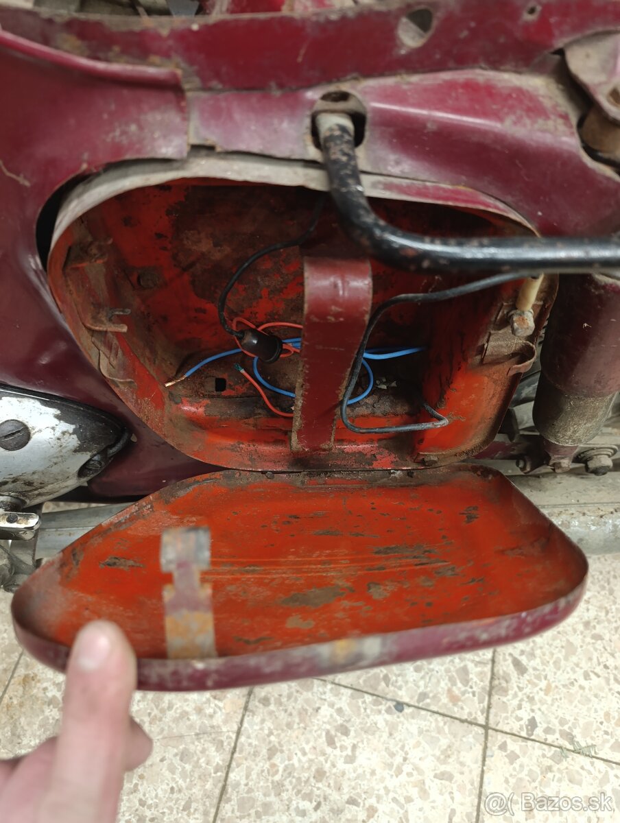 Jawa 250/590 šport - 4