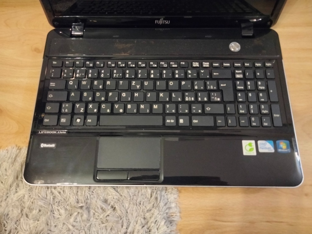 15,6" Fujitsu Lifebook / Intel B960 / 120gb ssd / 4gb ram / - 4
