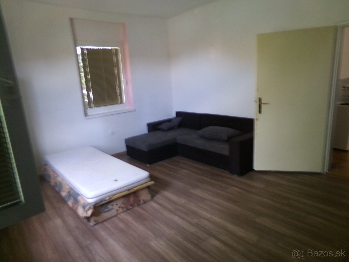 Rodinný dom blízko centra v Zlatých Moravciach - 4