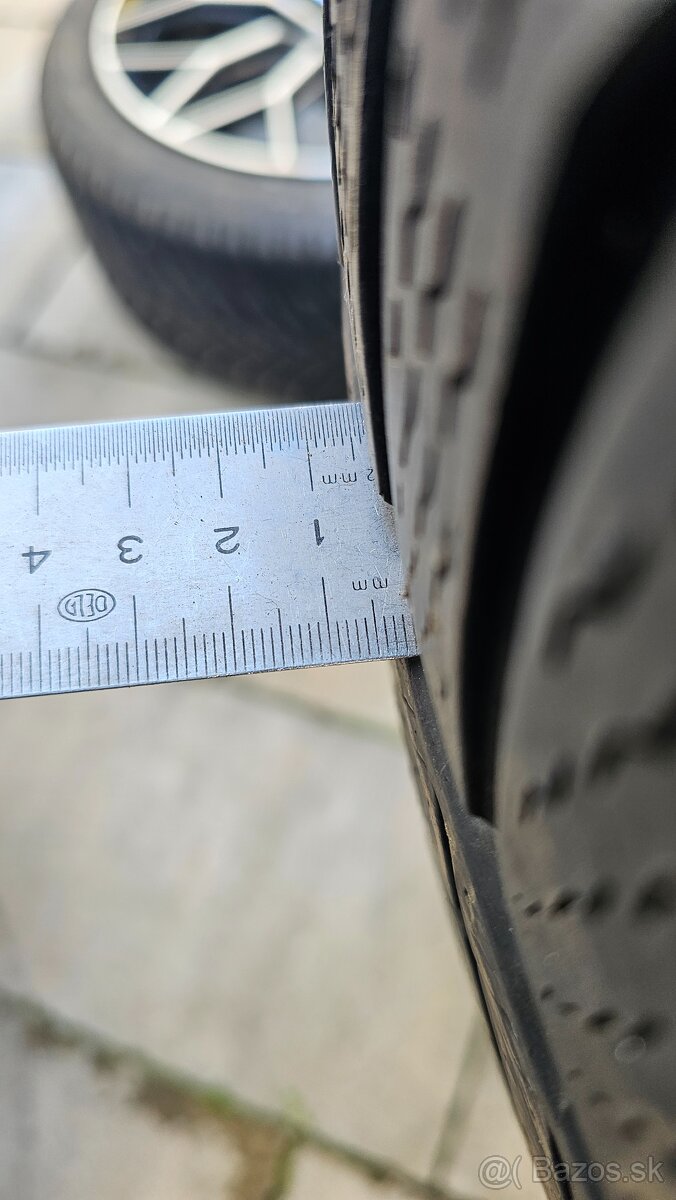 Pirelli p-zero 235/45 r19 - 4