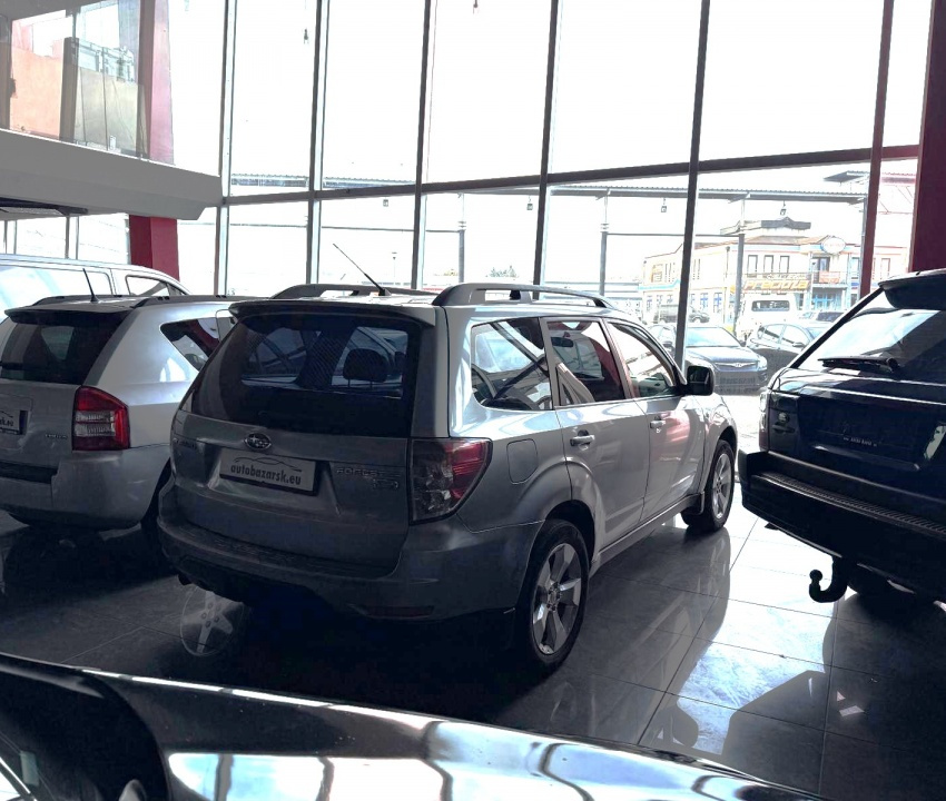 Subaru Forester 2,0 Diesel Active,4x4 12mesačná záruka - 4