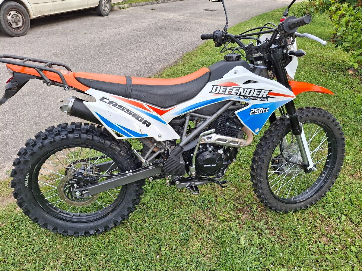 Defender 250ccm