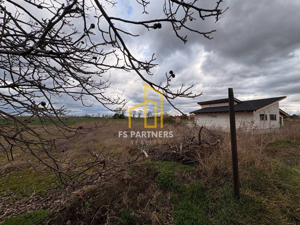 Zemianska Olča - Exkluzívny pozemok na predaj - 4