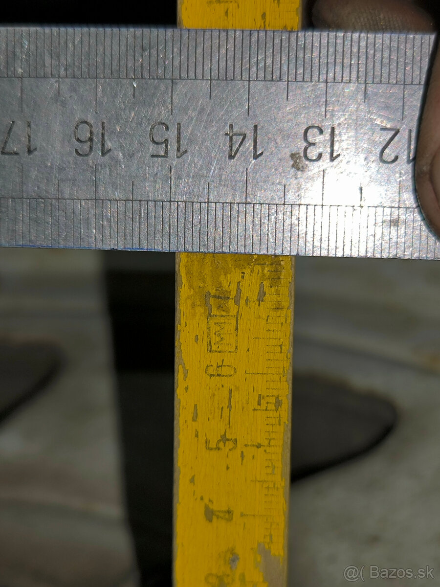 DISKY TOYOTA HILUX R15 (rok výroby cca 1987)