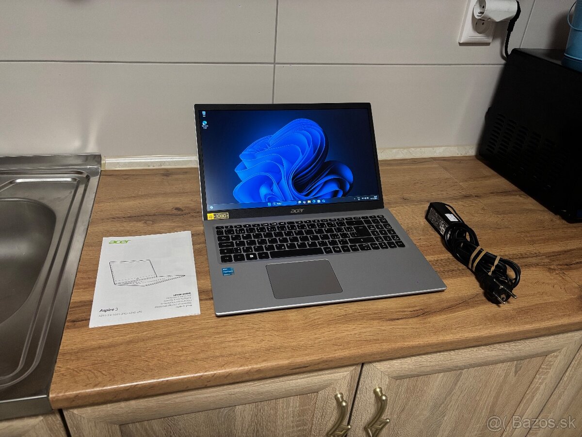 /15.6"/Acer/Notebook/4GB RAM DDR5/128GB NVMe SSD/Intel HD2G - 4