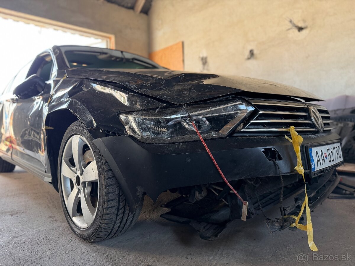 Volkswagen Passat B8 havarované - 4