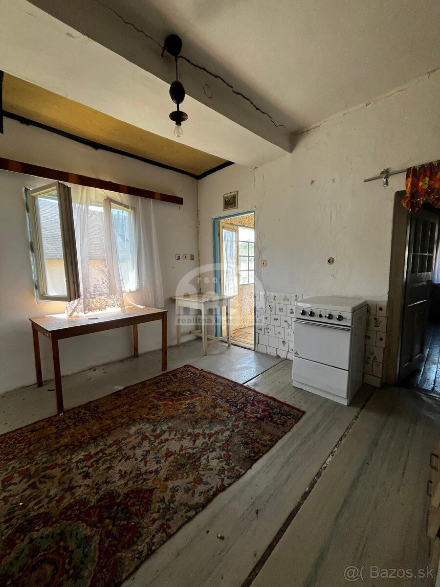 Vidiecky rodinný domček v obci Husák - 4