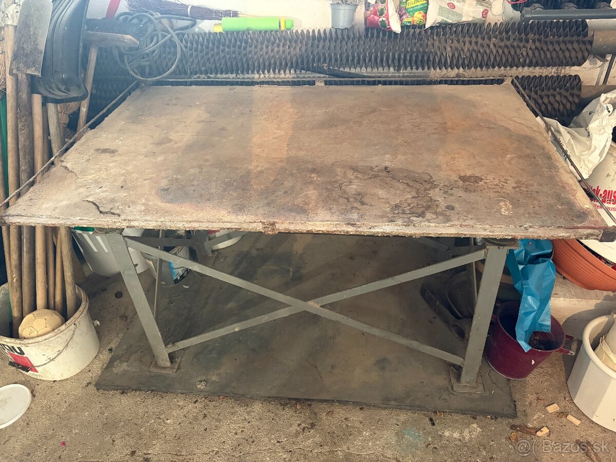 Vibracny stol + formy - 4