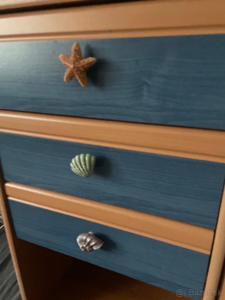Komoda - 4