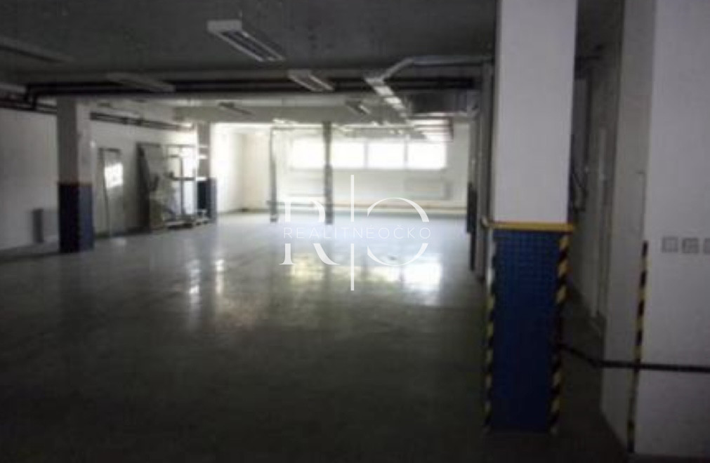 Na predaj administratívna budova - Zvolen - 4