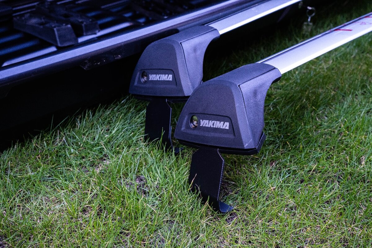 Strešný Nosič + Box Yakima naLexus IS 2013-2020 - 4