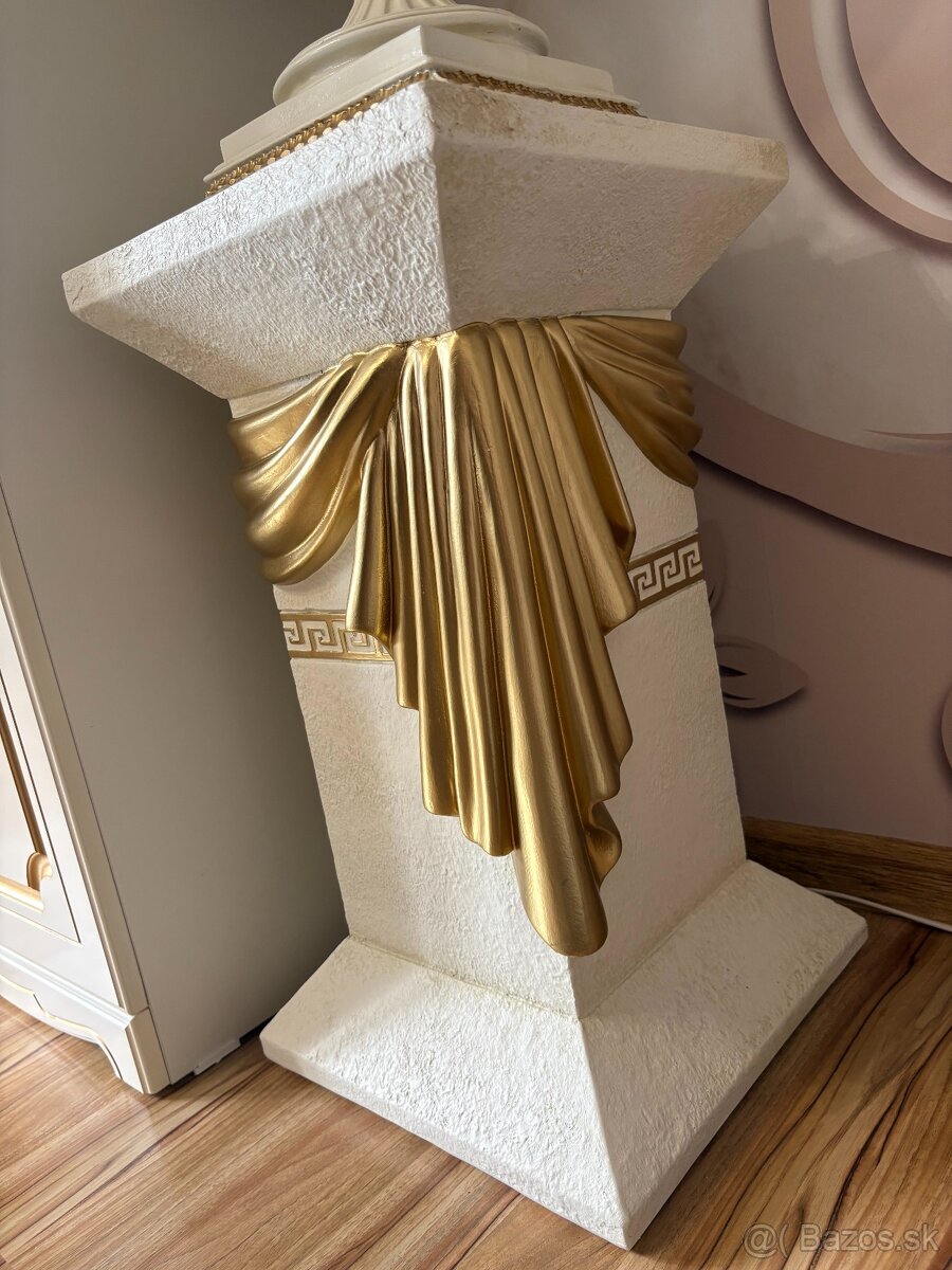 Svietiaci grécky stĺp - 4