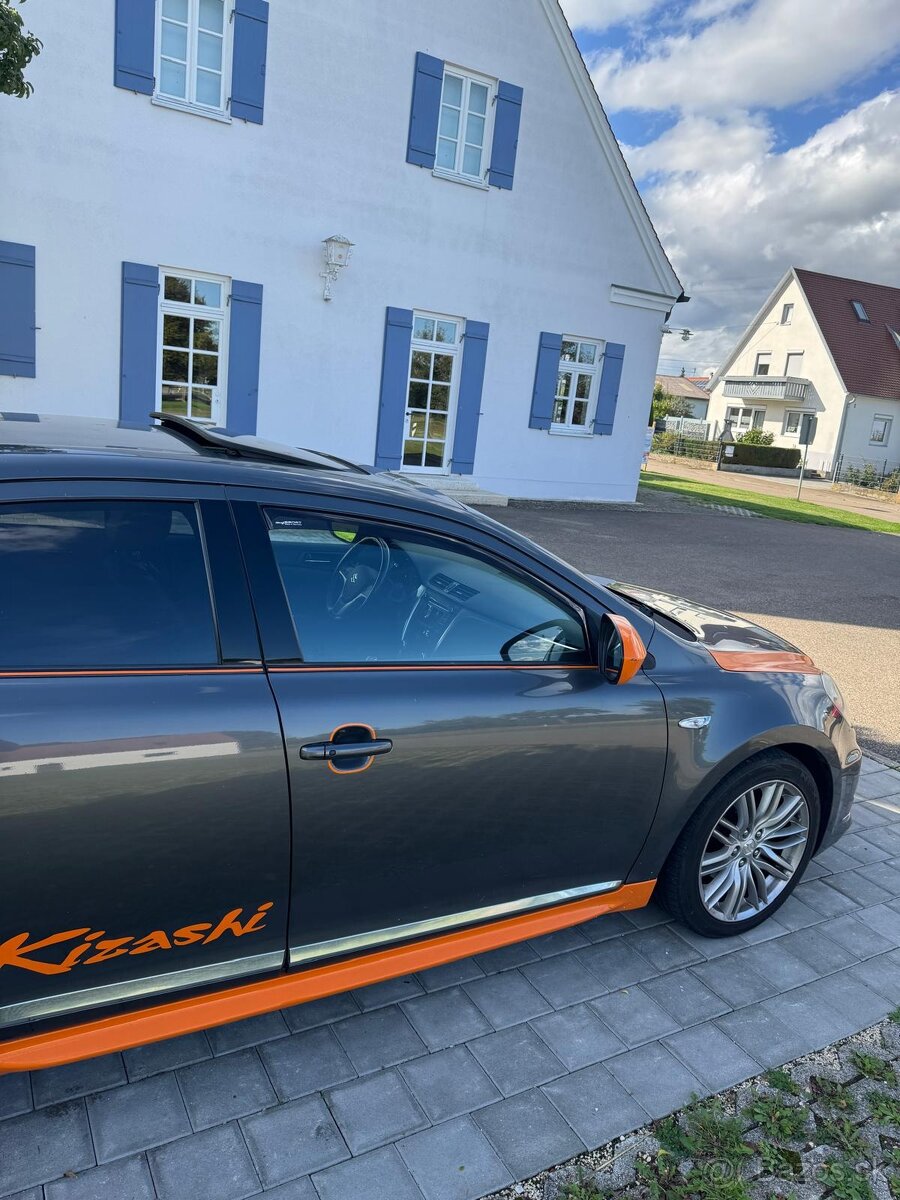 Suzuki Kizashi, 2011. 6st. manuál, predný pohon, panorama - 4