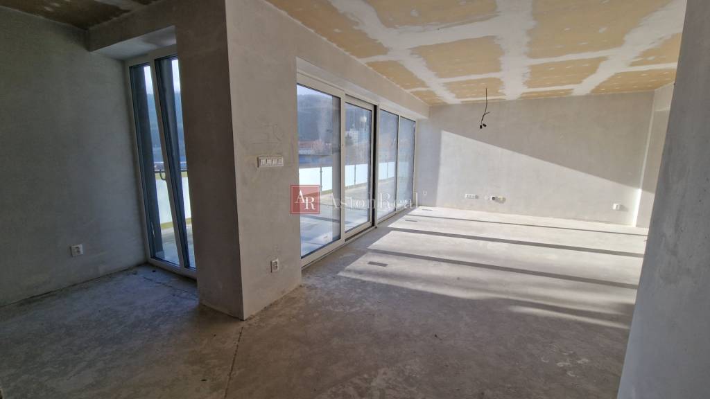 Novostavba- 3izbovy byt s balkónom a obrovskou terasou 180m - 4